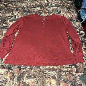 Little bipsy red button top